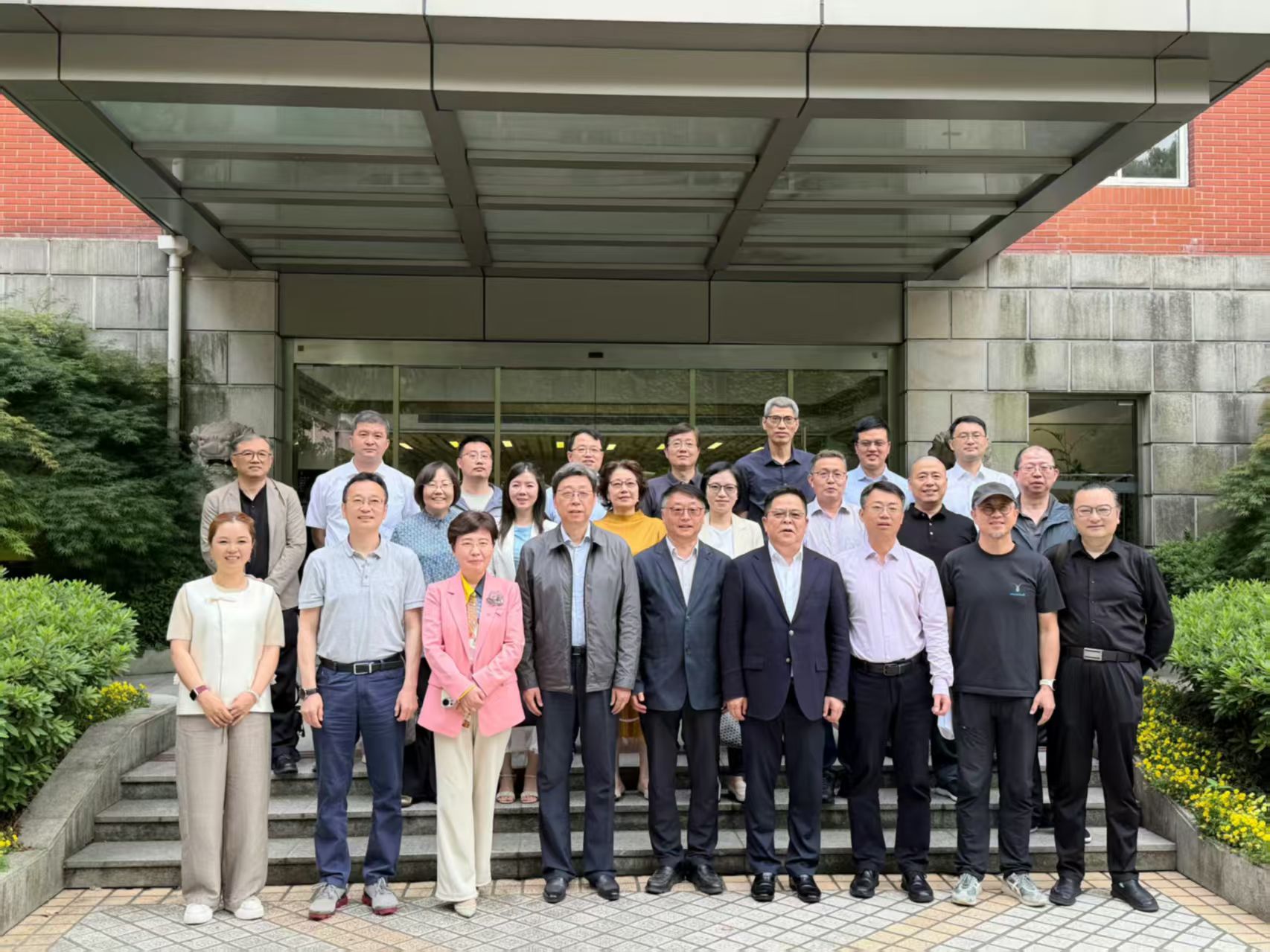 上海市城市更新专家委员会副主任、公司董事长为上海市住建委科技委城市更新与保护利用专业委员会全体专家授课